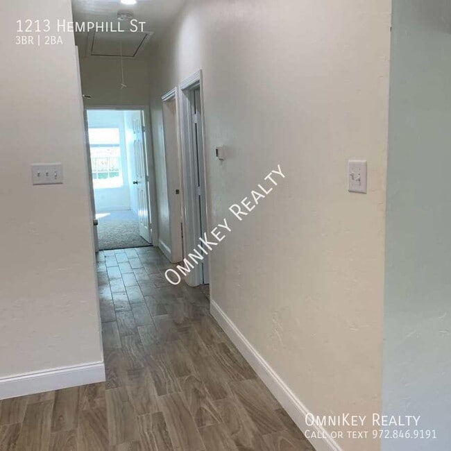 Foto del edificio - 1213 Hemphill St