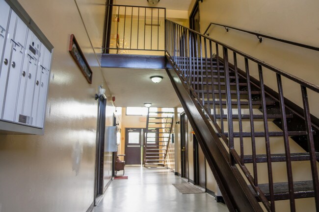 Foto del edificio - Maple Leaf Apartments