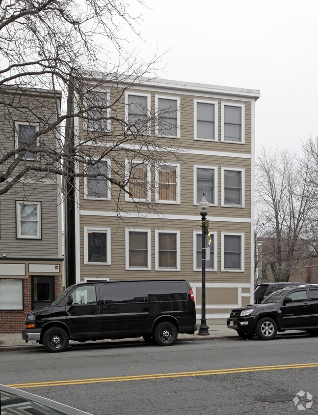Building Photo - 320 W Broadway