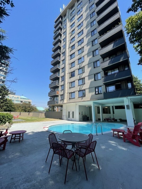 Photo du bâtiment - Camelia Court