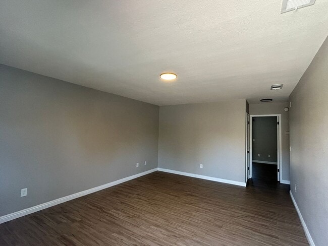 Building Photo - 900LaVida