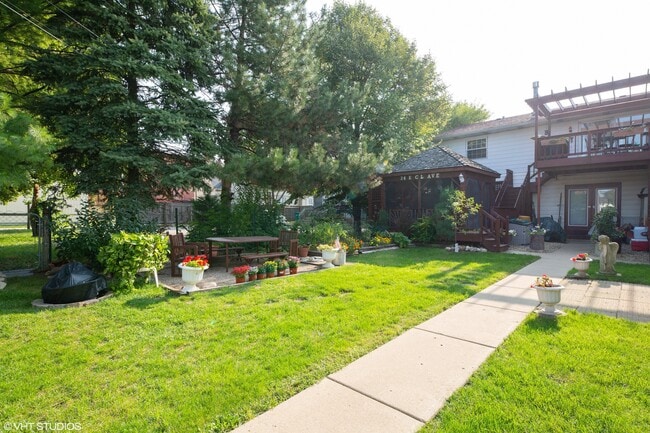 Patio interior - 26 E Crystal Lake Ave