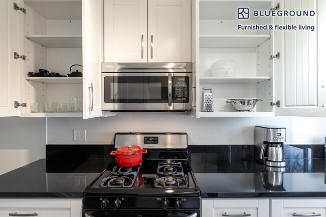 Building Photo - 11645 Gorham Ave