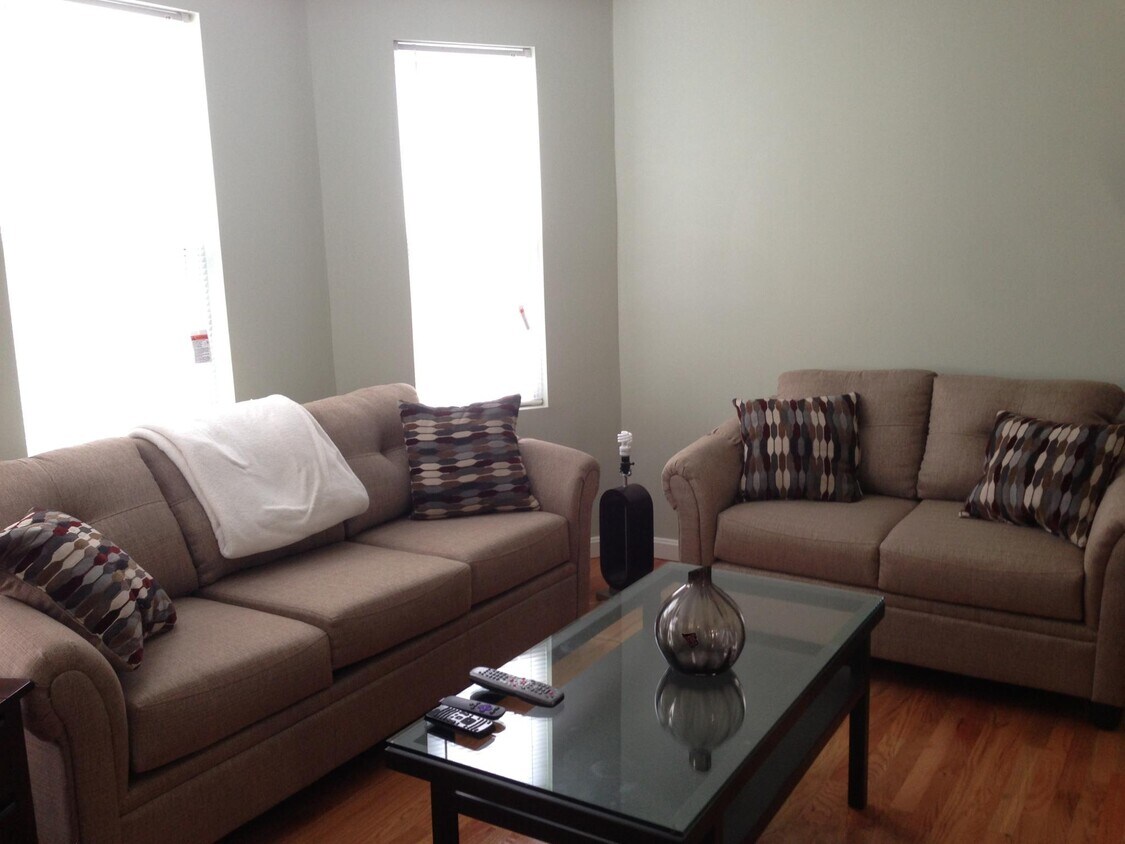 Foto principal - 117 Heath St