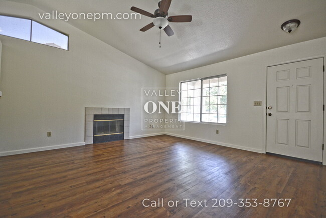 Building Photo - Private Oasis with Vaulted Ceilings, Acros...