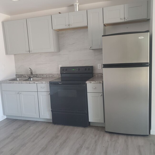 Foto del edificio - New Home Centrally Located