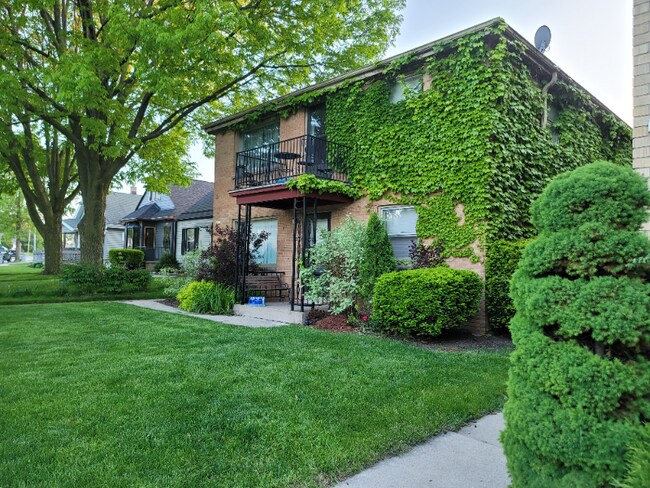 Foto del edificio - 3411 S Howell Ave