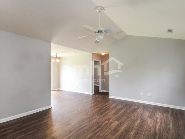 Building Photo - 135 Belvedere Dr
