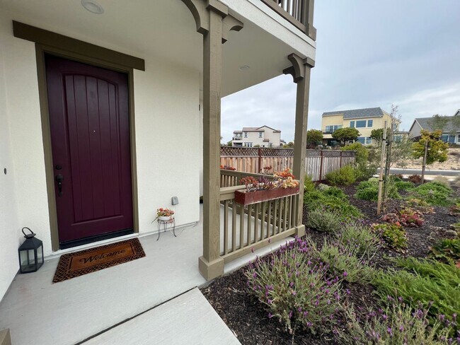 Building Photo - Sea Haven Single Family Home Coming Soon!!