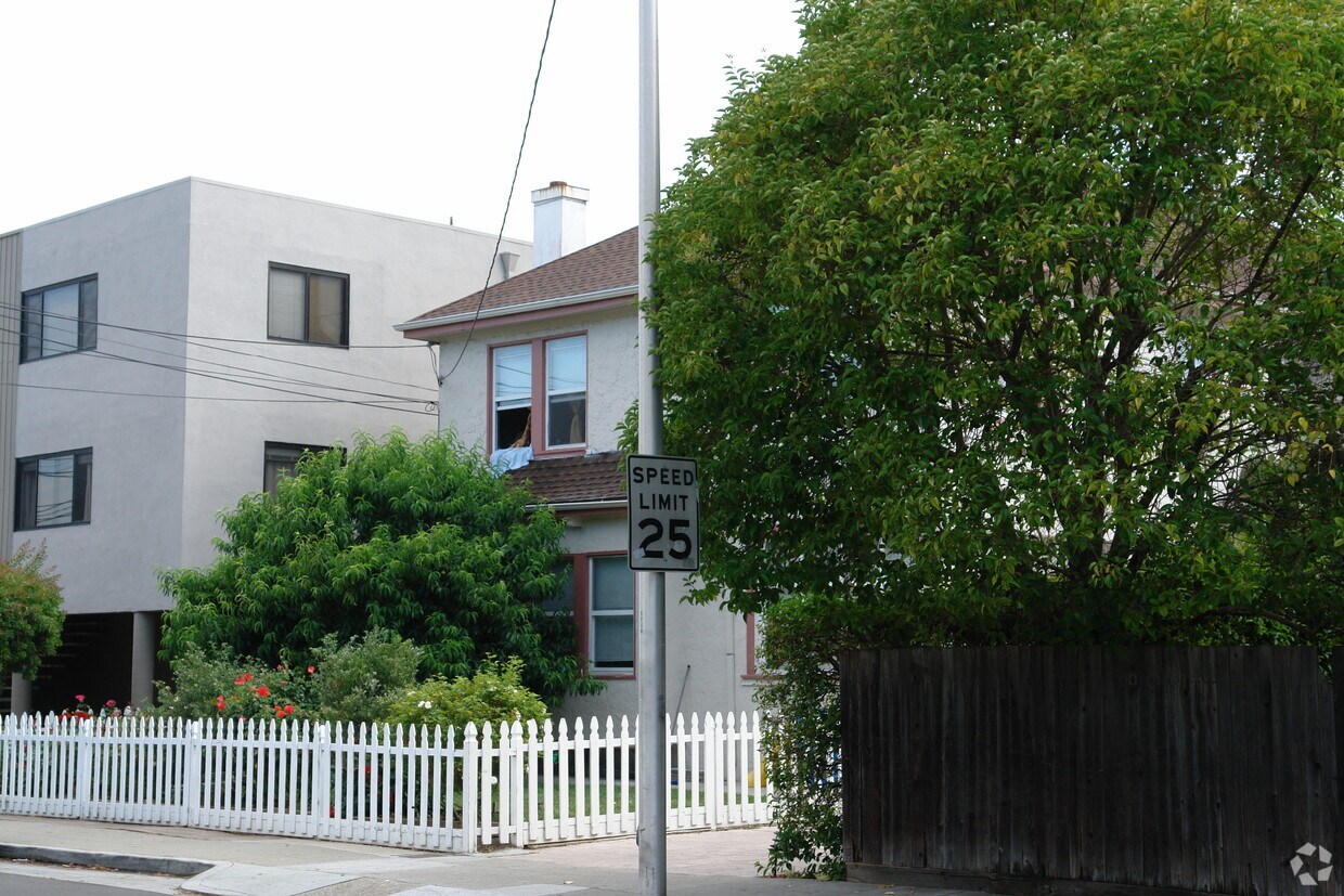Building Photo - 134 North Ellsworth