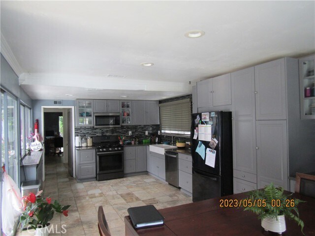 Building Photo - 1760 N Glenview Ave