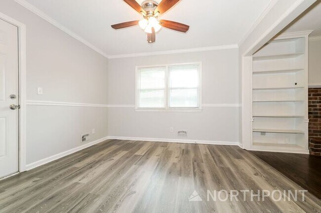 Building Photo - 524 E Linwood Ave