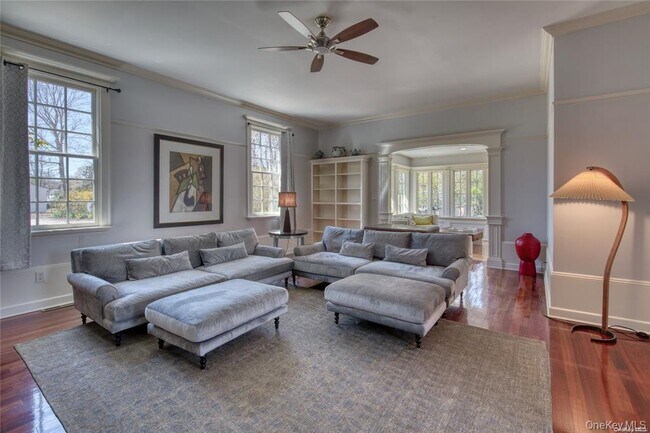 Foto del edificio - 11003 Main Rd