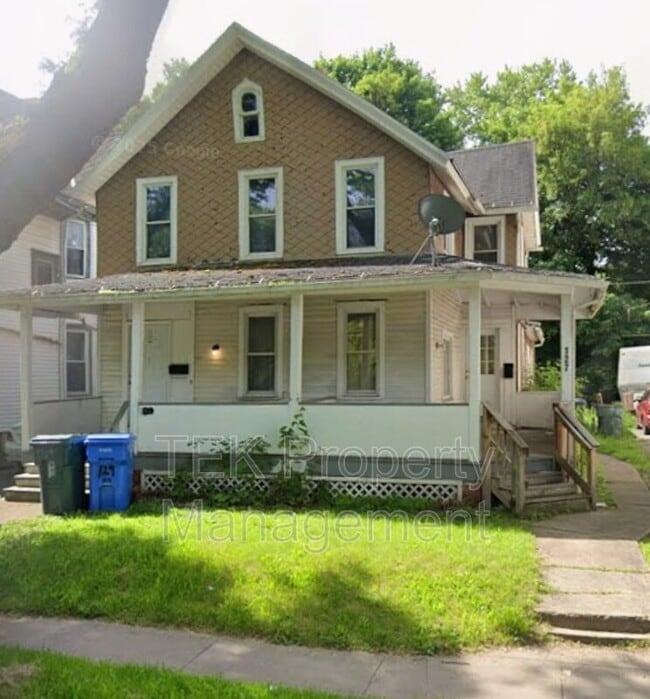 Building Photo - 127-129-129 Ave B