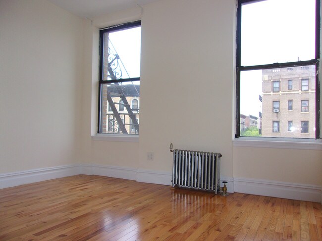 Building Photo - 40 Saint Nicholas Pl