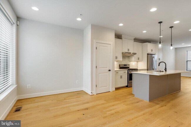 Foto del edificio - 5142 Randolph Rd
