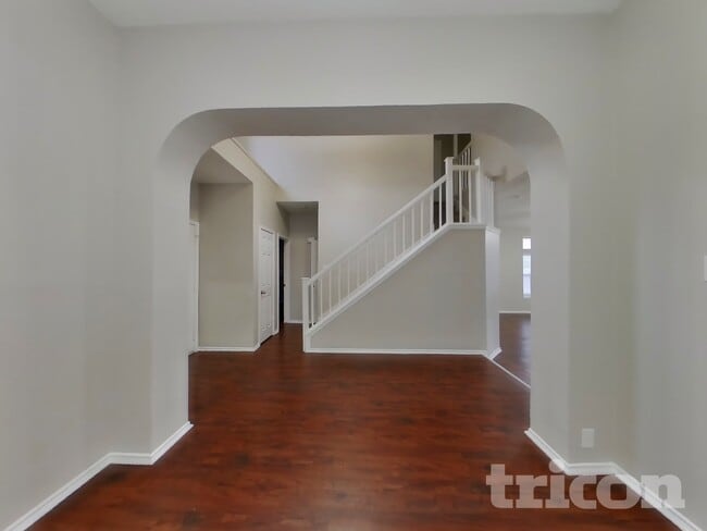 Building Photo - 8035 Dove Trail Dr