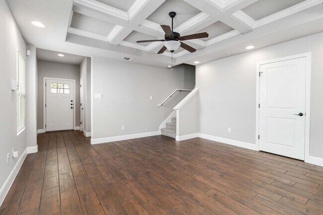 Building Photo - Stylish Townhome Near Randolph AFB – Avail...