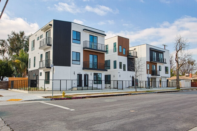 Foto del edificio - 6405 Odessa Ave