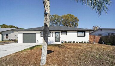 Building Photo - 4543 SE Dryfus Ave