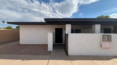 Building Photo - 1301 W 3rd St