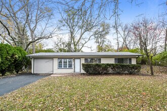 Building Photo - 10 Brightwell Ct
