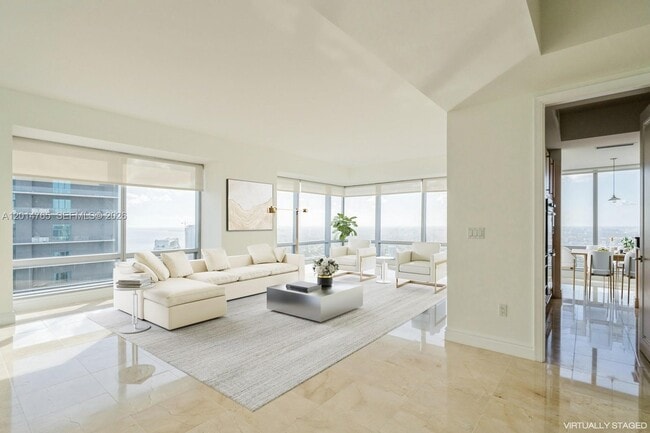 Building Photo - 1425 Brickell Ave