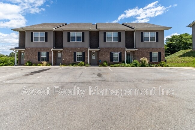 Building Photo - 920 Warrior Hill Dr