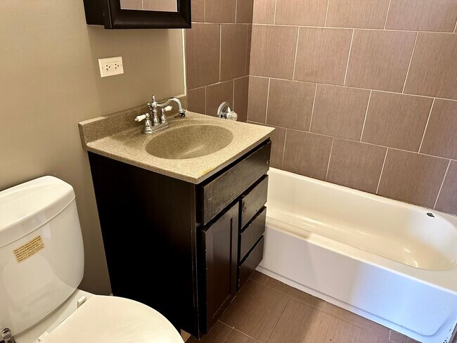 Foto del edificio - 10532 S Maryland Ave