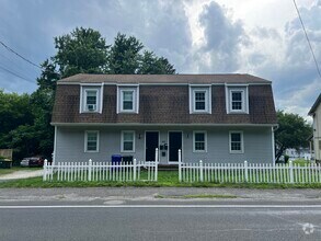 Building Photo - 106 Grove St
