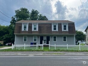 Building Photo - 106 Grove St