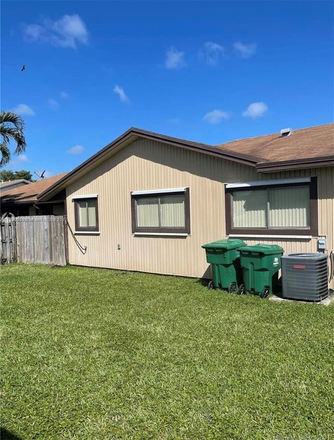 9680 W Elm Ln, Miramar, FL 33025 House for Rent in Miramar, FL
