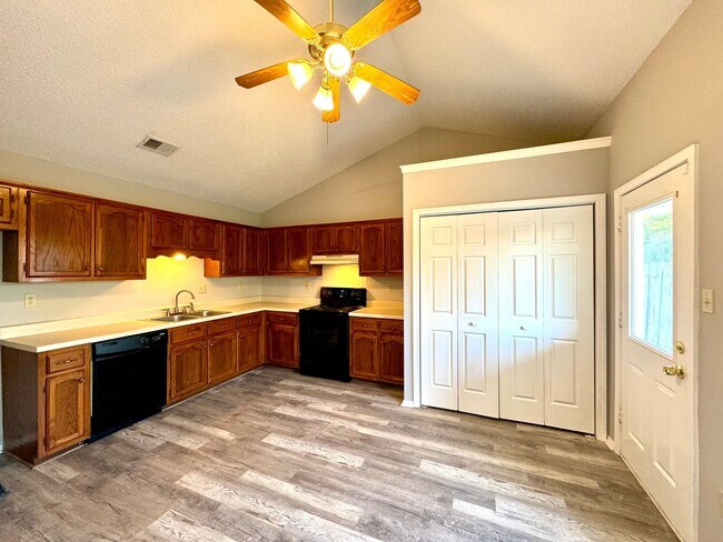 Foto del edificio - ****JUST REDUCED****10492 Carrington, Oliv...