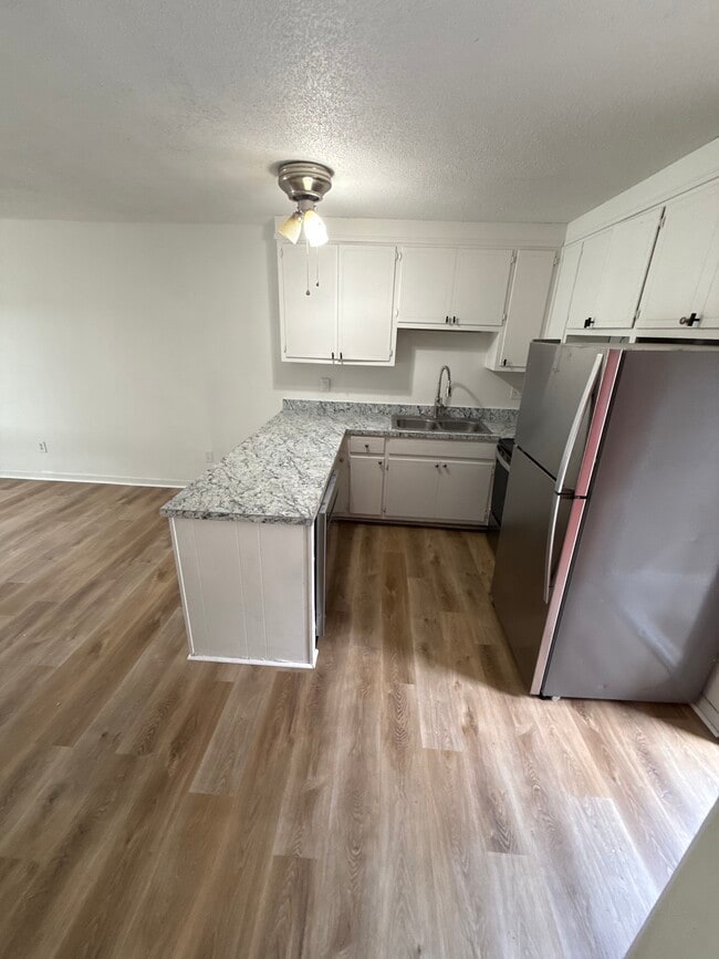 Foto del edificio - 1326 N Frye Ave