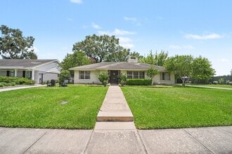 Building Photo - 6267 Chevy Chase Dr