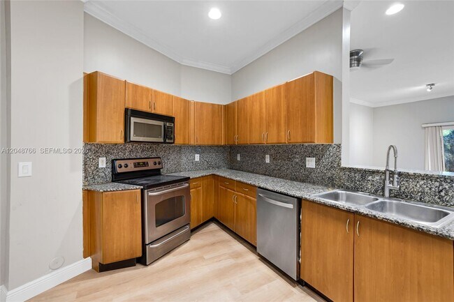 Foto del edificio - 2929 SW 18th Terrace