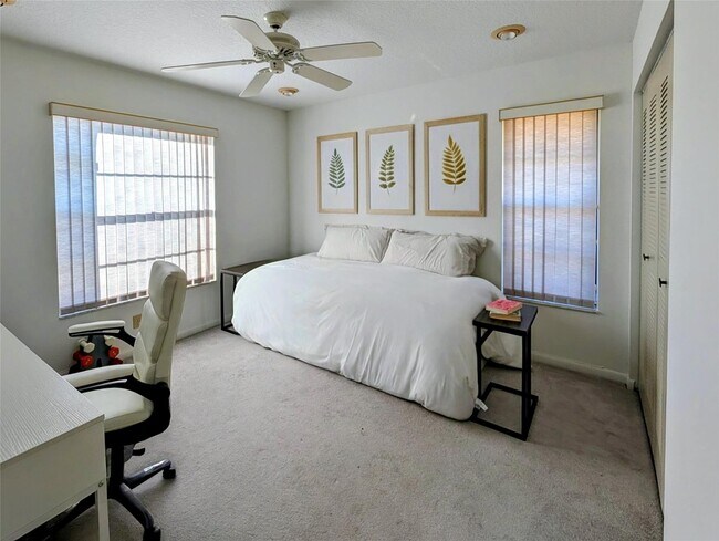 Foto del edificio - 5895 Autumn Lake Ln