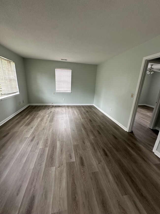 Building Photo - 906 Belleview Cir W