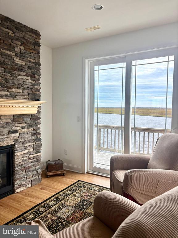 Foto del edificio - 448 Dock Rd