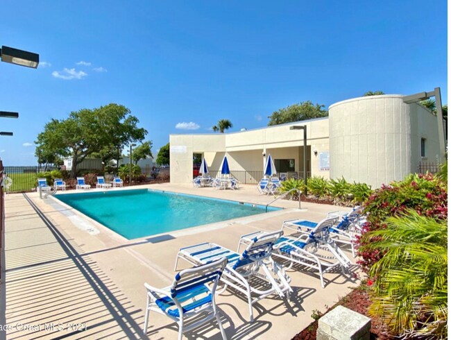 Foto del edificio - 200 S Sykes Creek Pkwy