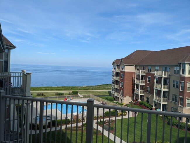 Court Yard, Swimming Pool, Lake Michigan - 4110 S Lake Dr