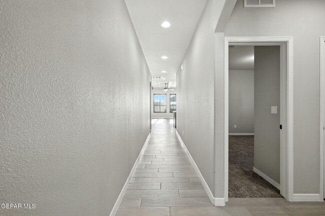 Building Photo - 221 Epsom Dr