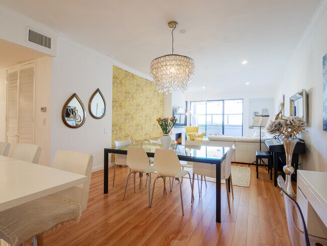 Foto del edificio - 2276 S Beverly Glen Blvd