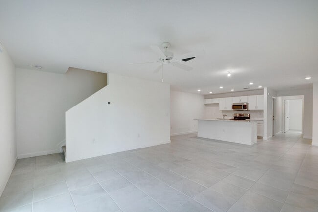 Foto del edificio - 6875 Broadwater Ln