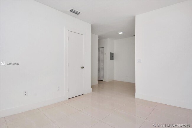 Foto del edificio - 1930 NW 31st St