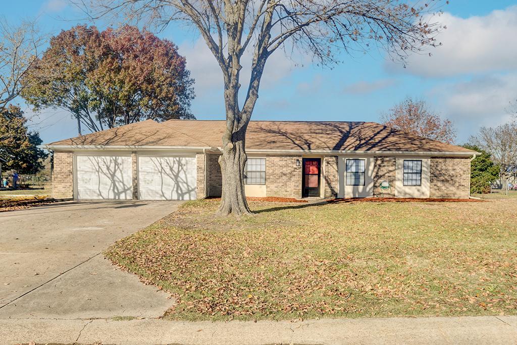Primary Photo - 310 Pebble Creek Dr