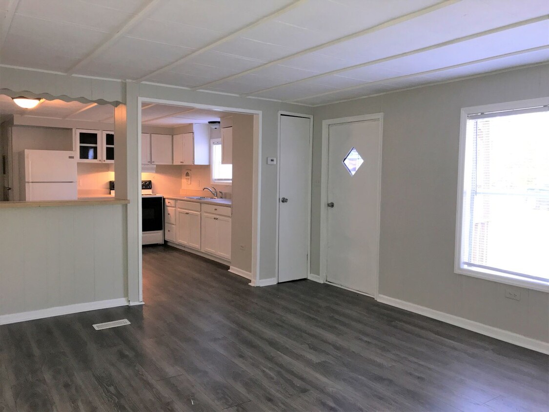 Primary Photo - Clean, Updated, and Cozy Living Just Waiti...