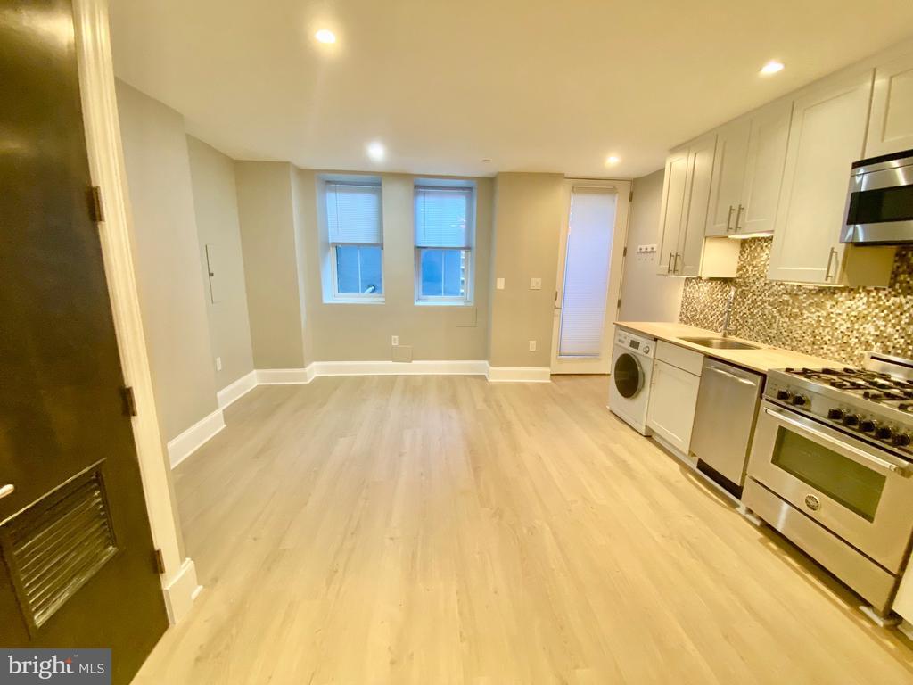 Primary Photo - 2298 Champlain St NW