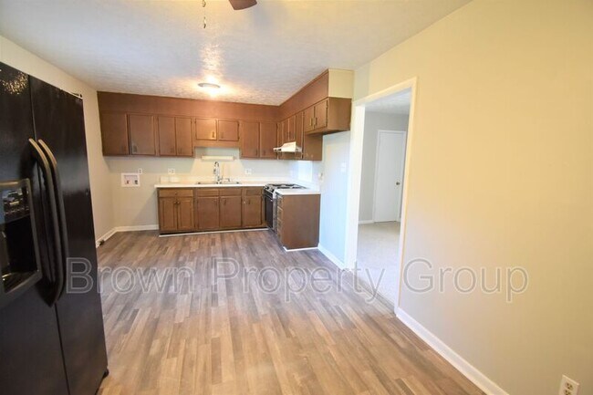 Building Photo - 4736 Friar Ave