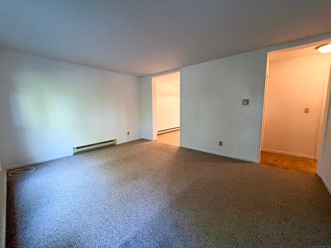 Building Photo - 20 Dartmouth Dr